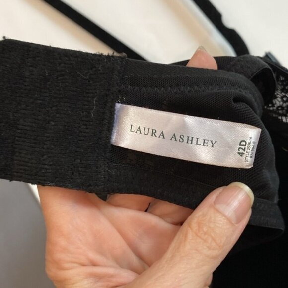 Laura Ashley Black Push-Up Bra Size 42D - Picture 7 of 9